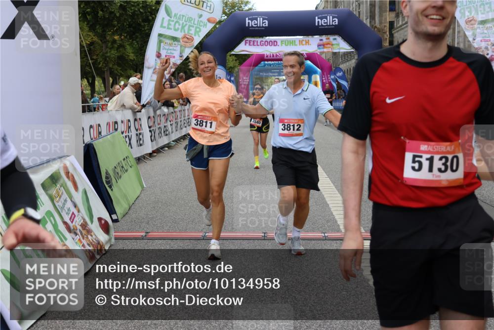 06.09.2026 - CURREX Alsterlauf Strokosch-Dieckow http://msf.ph/oto/10134958 06.09.2026 10:08:47 Ziel 2374, 2450, 2487, 2580, 3086, 3400, 3482, 3540, 3811, 3812, 3836, 4115, 4129, 4185, 4233, 4274, 4746, 5125, 5130, 5319, 5367, 5985, 8089 meine-sportfotos.de