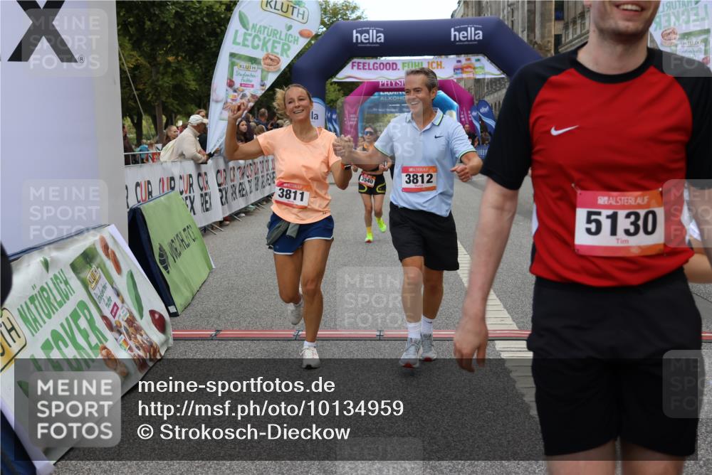 06.09.2026 - CURREX Alsterlauf Strokosch-Dieckow http://msf.ph/oto/10134959 06.09.2026 10:08:47 Ziel 2374, 2450, 2487, 2580, 3086, 3400, 3482, 3540, 3811, 3812, 3836, 4115, 4129, 4185, 4233, 4274, 4746, 5125, 5130, 5319, 5367, 5985, 8089 meine-sportfotos.de