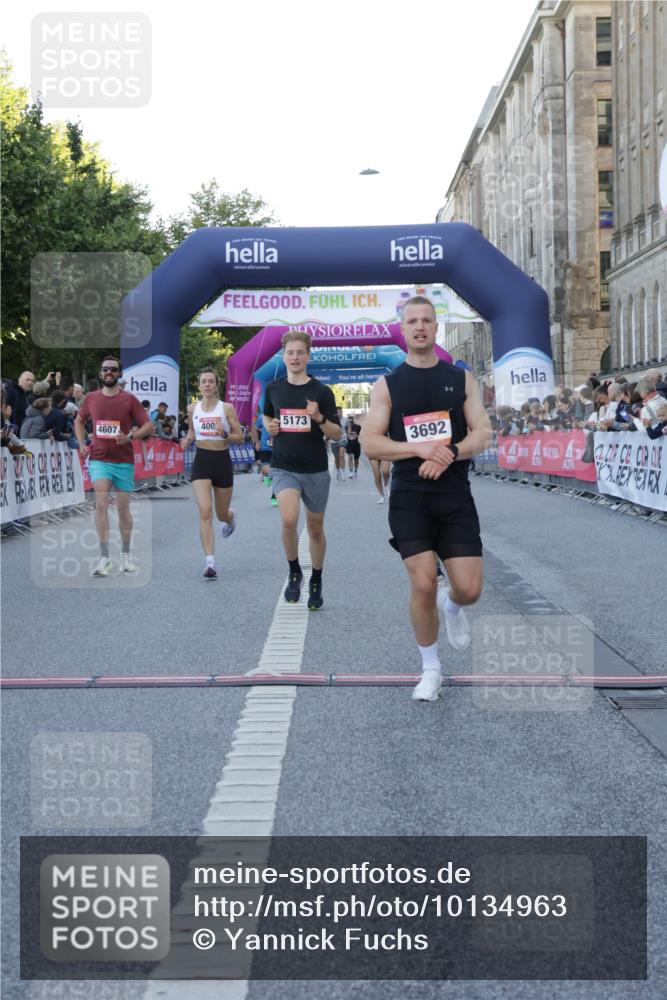 06.09.2026 - CURREX Alsterlauf Yannick Fuchs http://msf.ph/oto/10134963 06.09.2026 09:42:39 Ziel 3692, 4006, 4607, 4829, 5173, 5464, 5811 meine-sportfotos.de