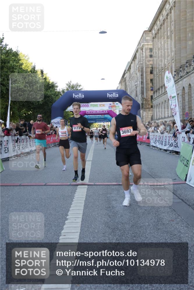 06.09.2026 - CURREX Alsterlauf Yannick Fuchs http://msf.ph/oto/10134978 06.09.2026 09:42:40 Ziel 2729, 3692, 4006, 4607, 4829, 5173, 5811, 6376 meine-sportfotos.de