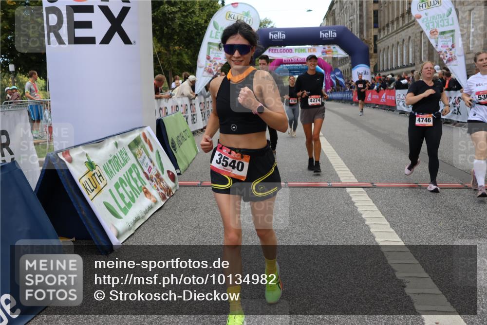 06.09.2026 - CURREX Alsterlauf Strokosch-Dieckow http://msf.ph/oto/10134982 06.09.2026 10:08:51 Ziel 2374, 2777, 3086, 3400, 3540, 3811, 3812, 4115, 4129, 4233, 4274, 4738, 4746, 5125, 5130, 5367, 5985 meine-sportfotos.de