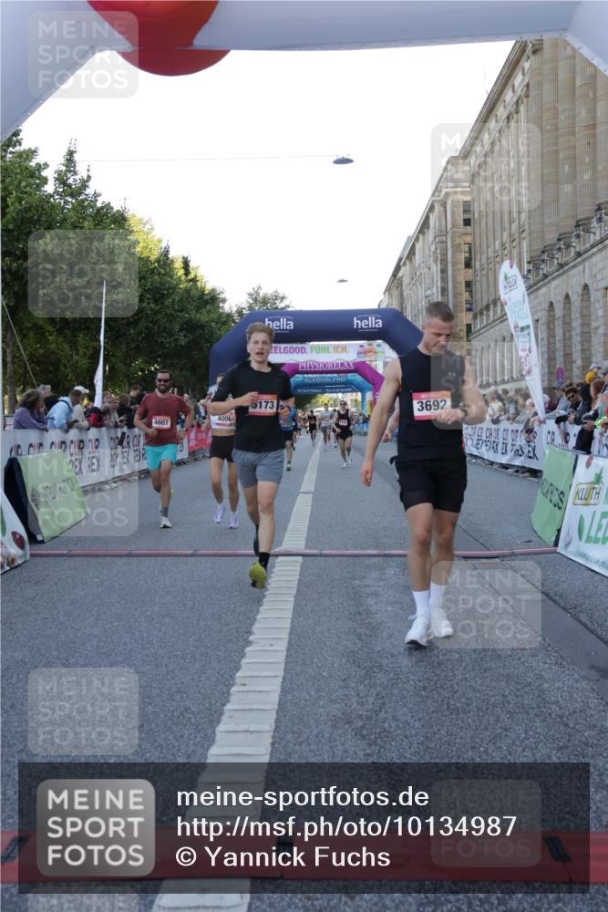 06.09.2026 - CURREX Alsterlauf Yannick Fuchs http://msf.ph/oto/10134987 06.09.2026 09:42:40 Ziel 2729, 3692, 4006, 4607, 4829, 5173, 5811, 6376 meine-sportfotos.de