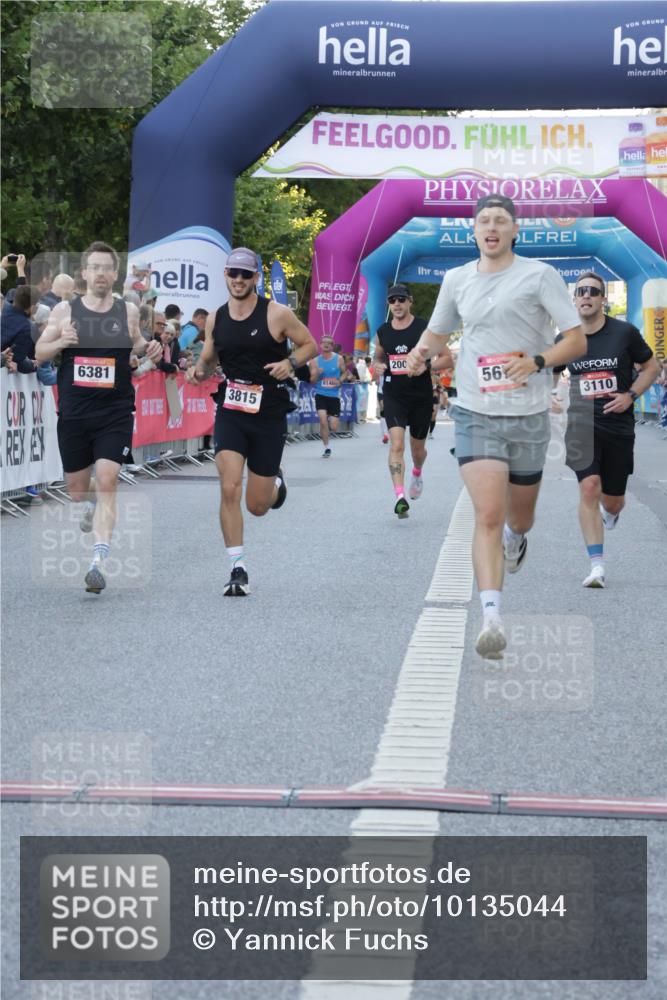 06.09.2026 - CURREX Alsterlauf Yannick Fuchs http://msf.ph/oto/10135044 06.09.2026 09:42:46 Ziel 2007, 2729, 3110, 3692, 3815, 4006, 4607, 5173, 5675, 5811, 6376, 6381 meine-sportfotos.de