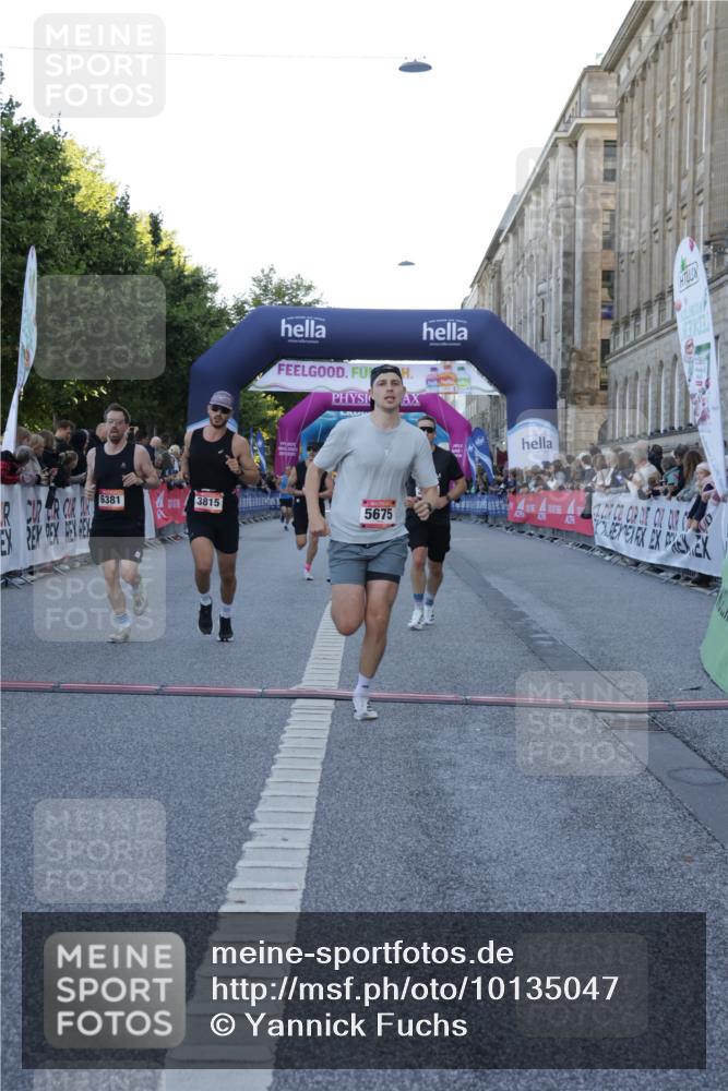 06.09.2026 - CURREX Alsterlauf Yannick Fuchs http://msf.ph/oto/10135047 06.09.2026 09:42:47 Ziel 2007, 2729, 3110, 3815, 4006, 4607, 5173, 5675, 5811, 6376, 6381 meine-sportfotos.de