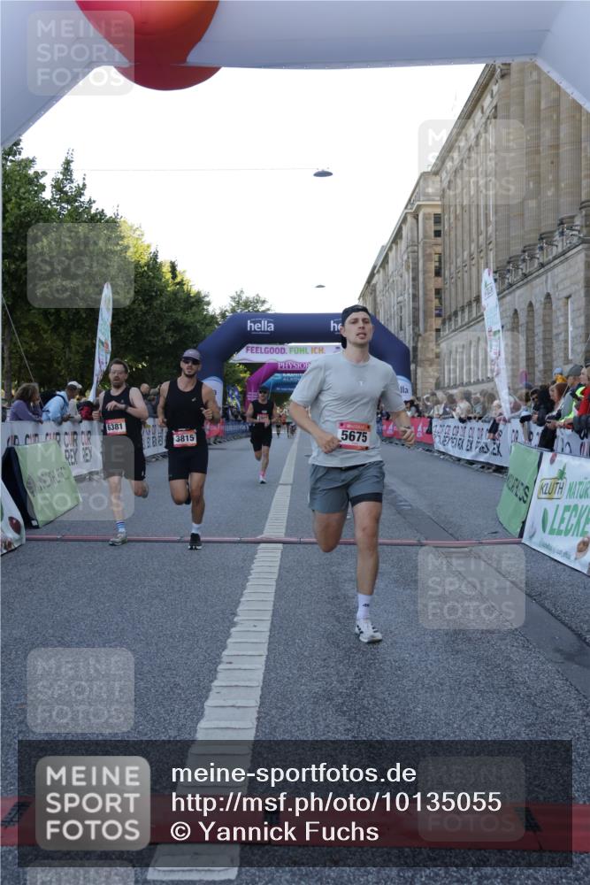 06.09.2026 - CURREX Alsterlauf Yannick Fuchs http://msf.ph/oto/10135055 06.09.2026 09:42:48 Ziel 2007, 2729, 3110, 3815, 4006, 4607, 5173, 5675, 5811, 6376, 6381 meine-sportfotos.de