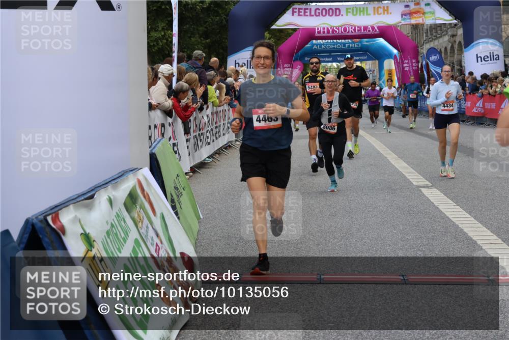 06.09.2026 - CURREX Alsterlauf Strokosch-Dieckow http://msf.ph/oto/10135056 06.09.2026 09:55:53 Ziel 2239, 2277, 3902, 3903, 4190, 4434, 4463, 4627, 4865, 4955, 4961, 5484, 5488, 6400, 8086, 8259 meine-sportfotos.de