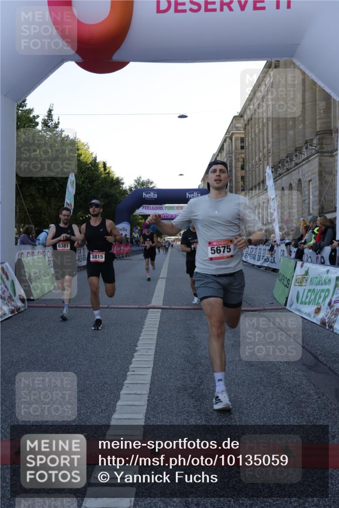 06.09.2026 - CURREX Alsterlauf Yannick Fuchs http://msf.ph/oto/10135059 06.09.2026 09:42:48 Ziel 2007, 2729, 3110, 3815, 4006, 4607, 5173, 5675, 5811, 6376, 6381 meine-sportfotos.de