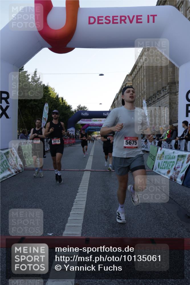 06.09.2026 - CURREX Alsterlauf Yannick Fuchs http://msf.ph/oto/10135061 06.09.2026 09:42:48 Ziel 2007, 2729, 3110, 3815, 4006, 4607, 5173, 5675, 5811, 6376, 6381 meine-sportfotos.de