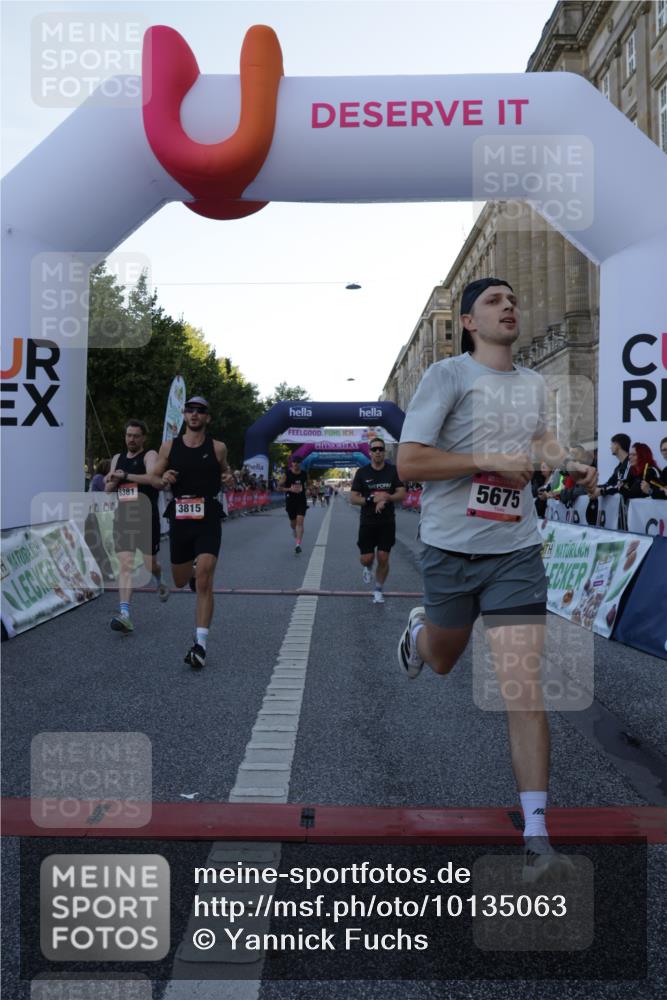 06.09.2026 - CURREX Alsterlauf Yannick Fuchs http://msf.ph/oto/10135063 06.09.2026 09:42:48 Ziel 2007, 2729, 3110, 3815, 4006, 4607, 5173, 5675, 5811, 6376, 6381 meine-sportfotos.de