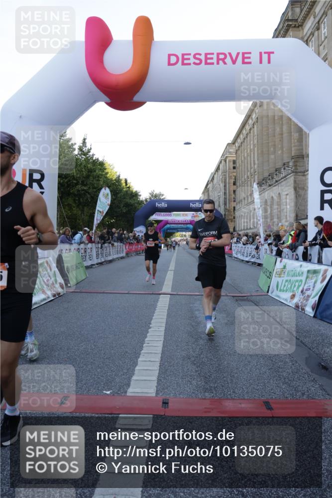 06.09.2026 - CURREX Alsterlauf Yannick Fuchs http://msf.ph/oto/10135075 06.09.2026 09:42:49 Ziel 2007, 2729, 3110, 3815, 4006, 4607, 5675, 6376, 6381 meine-sportfotos.de
