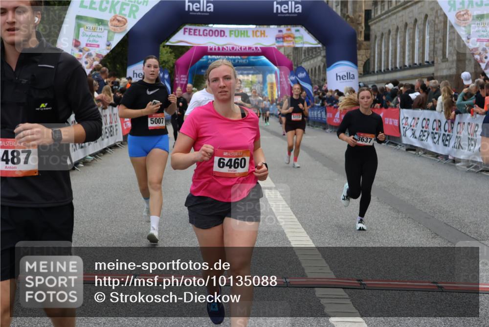 06.09.2026 - CURREX Alsterlauf Strokosch-Dieckow http://msf.ph/oto/10135088 06.09.2026 10:09:09 Ziel 2519, 2679, 2681, 3241, 3637, 4021, 5007, 5113, 5132, 5798, 5942, 6116, 6263, 6296, 6340, 6460, 6487, 8055 meine-sportfotos.de
