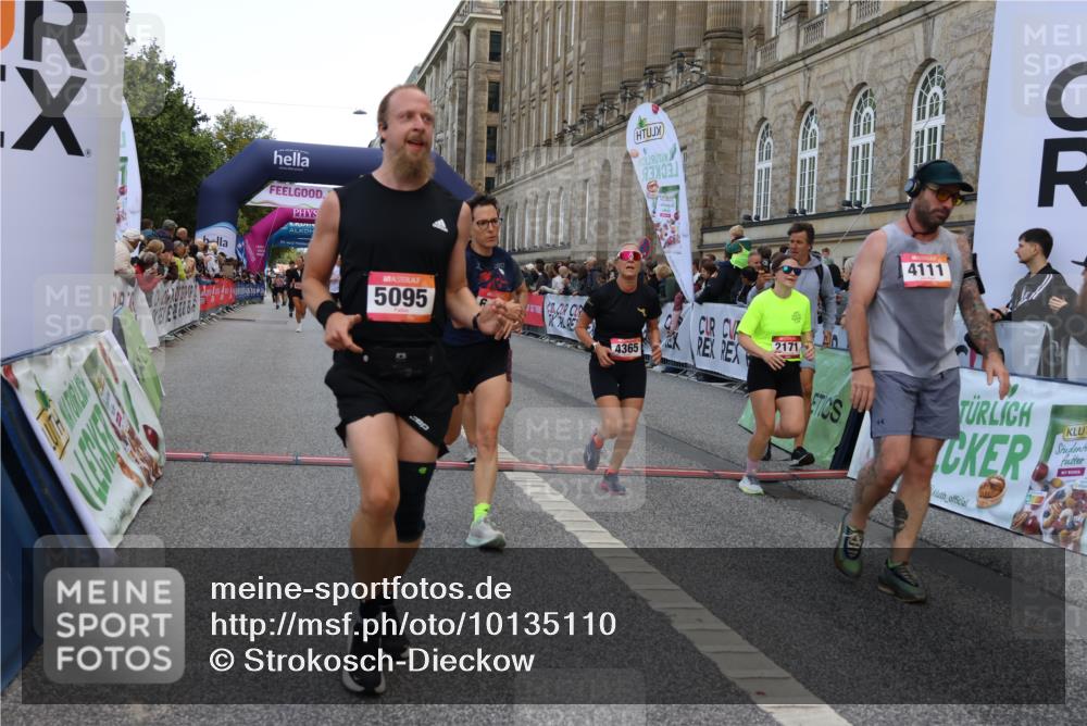 06.09.2026 - CURREX Alsterlauf Strokosch-Dieckow http://msf.ph/oto/10135110 06.09.2026 09:56:12 Ziel 2171, 2548, 2805, 3225, 3486, 3571, 3830, 4111, 4365, 4809, 5085, 5095, 5206, 5682, 6170, 8105, 8170 meine-sportfotos.de
