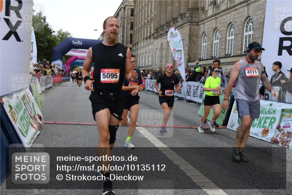 06.09.2026 - CURREX Alsterlauf Strokosch-Dieckow http://msf.ph/oto/10135112 06.09.2026 09:56:12 Ziel 2171, 2548, 2805, 3225, 3486, 3571, 3830, 4111, 4365, 4809, 5085, 5095, 5206, 5682, 6170, 8105, 8170 meine-sportfotos.de