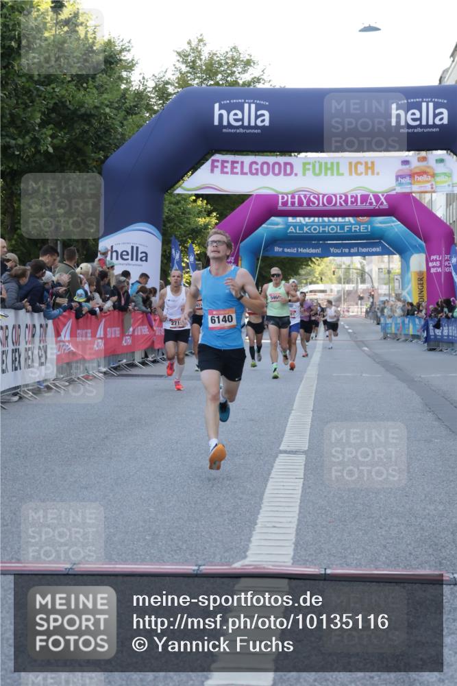 06.09.2026 - CURREX Alsterlauf Yannick Fuchs http://msf.ph/oto/10135116 06.09.2026 09:42:54 Ziel 2007, 2715, 3110, 3815, 5675, 6140, 6381 meine-sportfotos.de