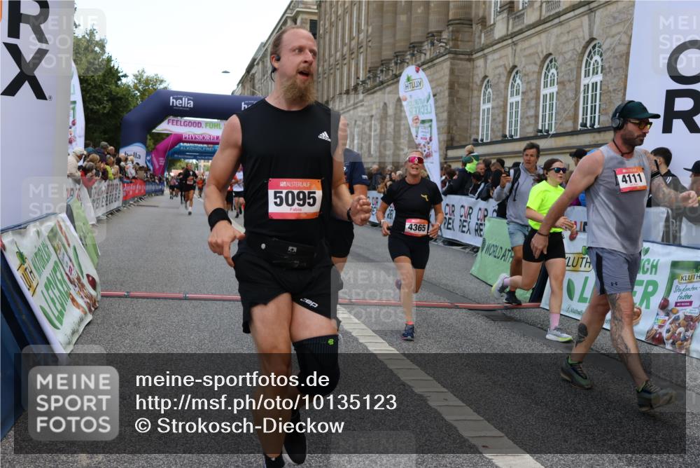 06.09.2026 - CURREX Alsterlauf Strokosch-Dieckow http://msf.ph/oto/10135123 06.09.2026 09:56:12 Ziel 2171, 2548, 2805, 3225, 3486, 3571, 3830, 4111, 4365, 4809, 5085, 5095, 5206, 5682, 6170, 8105, 8170 meine-sportfotos.de