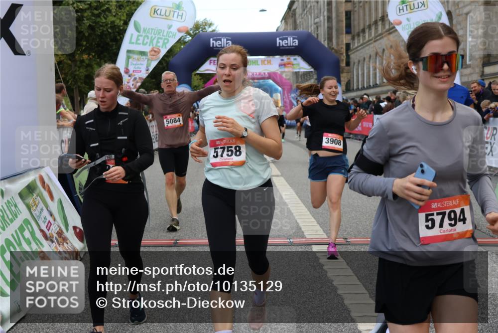 06.09.2026 - CURREX Alsterlauf Strokosch-Dieckow http://msf.ph/oto/10135129 06.09.2026 10:09:16 Ziel 2919, 3241, 3332, 3573, 3637, 5007, 5084, 5113, 5126, 5171, 5758, 5794, 5913, 5942, 6263, 8076 meine-sportfotos.de