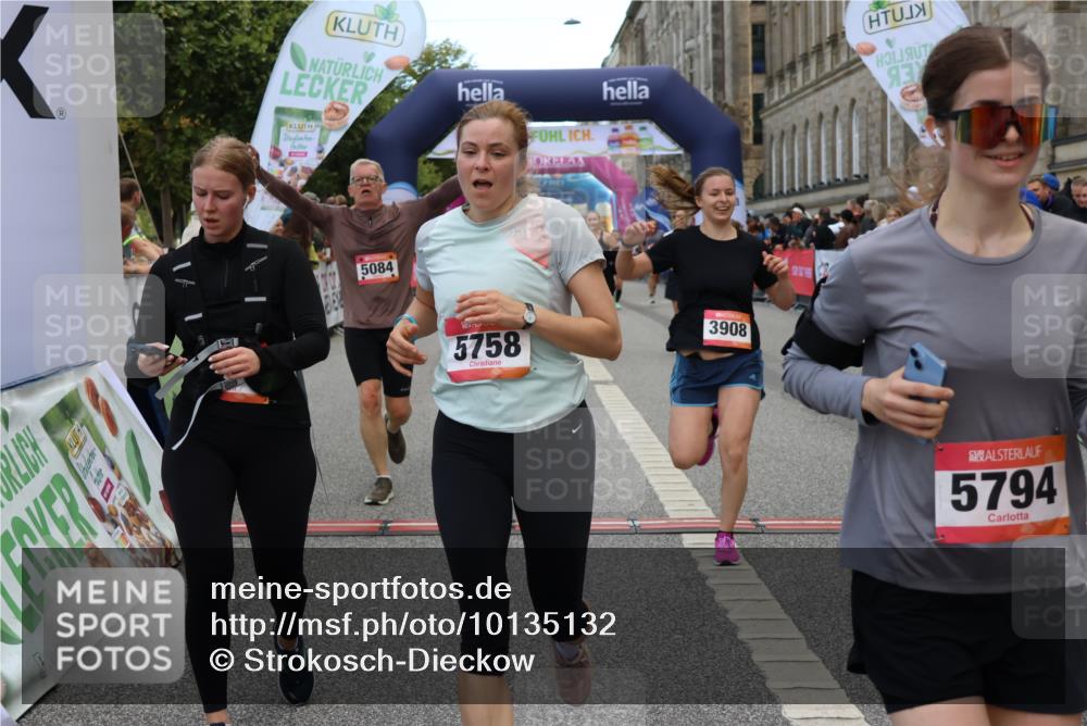 06.09.2026 - CURREX Alsterlauf Strokosch-Dieckow http://msf.ph/oto/10135132 06.09.2026 10:09:16 Ziel 2919, 3241, 3332, 3573, 3637, 5007, 5084, 5113, 5126, 5171, 5758, 5794, 5913, 5942, 6263, 8076 meine-sportfotos.de