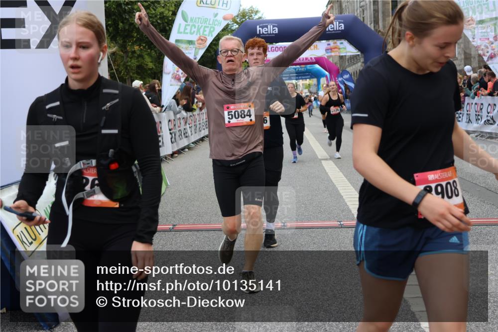 06.09.2026 - CURREX Alsterlauf Strokosch-Dieckow http://msf.ph/oto/10135141 06.09.2026 10:09:17 Ziel 2466, 2919, 3241, 3332, 3573, 3637, 5084, 5113, 5126, 5171, 5758, 5794, 5913, 5942, 6263, 8076 meine-sportfotos.de