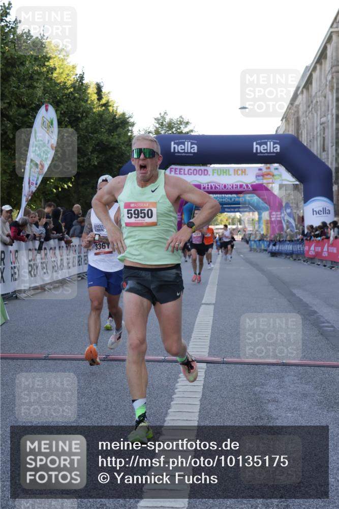 06.09.2026 - CURREX Alsterlauf Yannick Fuchs http://msf.ph/oto/10135175 06.09.2026 09:43:01 Ziel 2715, 3361, 5950, 6140, 6221, 6421, 8321 meine-sportfotos.de