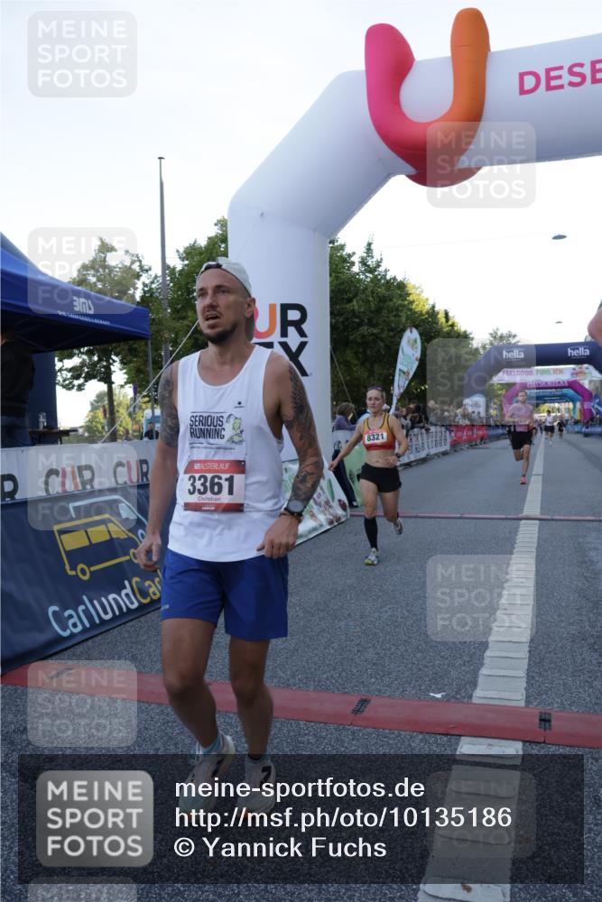 06.09.2026 - CURREX Alsterlauf Yannick Fuchs http://msf.ph/oto/10135186 06.09.2026 09:43:03 Ziel 2715, 3361, 5325, 5950, 6140, 6221, 6421, 8321 meine-sportfotos.de