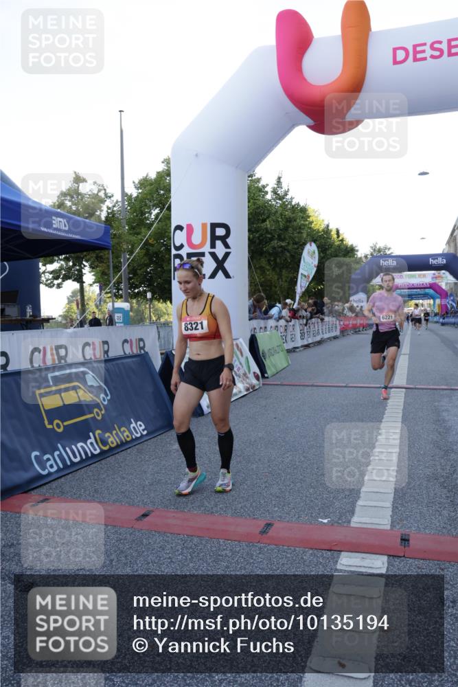 06.09.2026 - CURREX Alsterlauf Yannick Fuchs http://msf.ph/oto/10135194 06.09.2026 09:43:04 Ziel 2715, 3361, 5325, 5950, 6221, 6421, 8321 meine-sportfotos.de