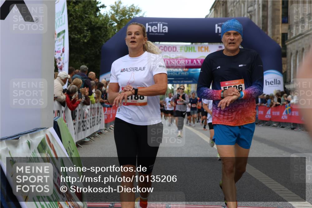 06.09.2026 - CURREX Alsterlauf Strokosch-Dieckow http://msf.ph/oto/10135206 06.09.2026 09:56:30 Ziel 2188, 2341, 2620, 3116, 3577, 4057, 4059, 4933, 5332, 5473, 5586, 5807, 6269, 8131, 8134 meine-sportfotos.de
