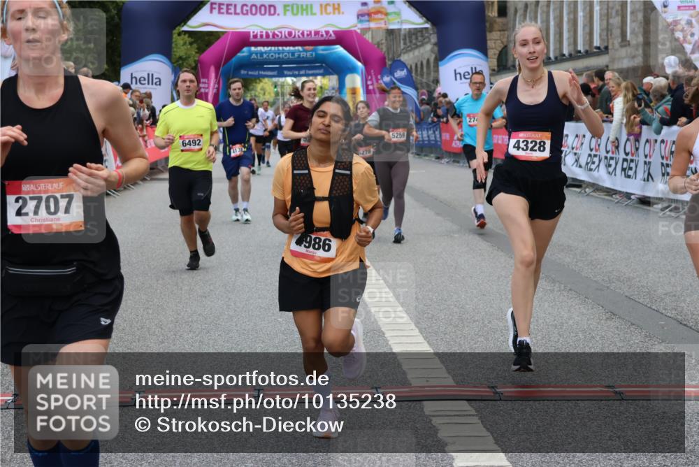 06.09.2026 - CURREX Alsterlauf Strokosch-Dieckow http://msf.ph/oto/10135238 06.09.2026 10:09:32 Ziel 2082, 2707, 2742, 4138, 4280, 4328, 4536, 4986, 5259, 5260, 6278, 6492, 8271 meine-sportfotos.de