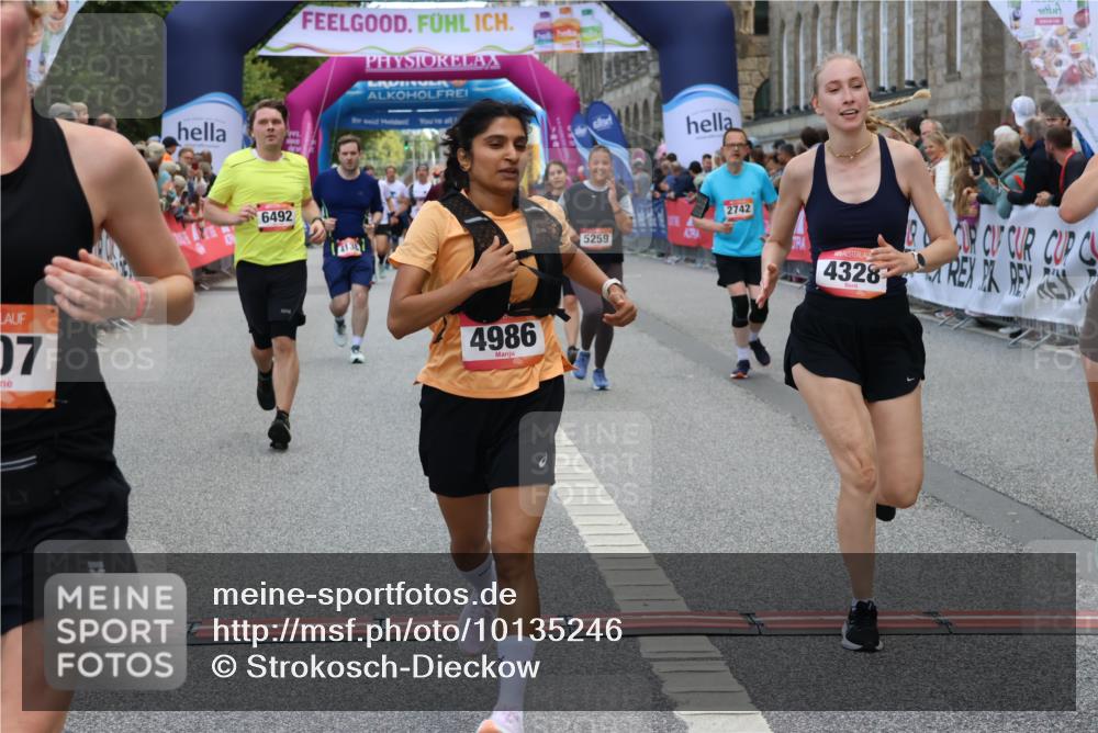 06.09.2026 - CURREX Alsterlauf Strokosch-Dieckow http://msf.ph/oto/10135246 06.09.2026 10:09:33 Ziel 2082, 2707, 2742, 4138, 4280, 4328, 4536, 4986, 5259, 5260, 6278, 6492, 8271 meine-sportfotos.de