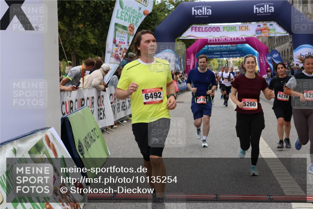 06.09.2026 - CURREX Alsterlauf Strokosch-Dieckow http://msf.ph/oto/10135254 06.09.2026 10:09:35 Ziel 2707, 2742, 3785, 3787, 4138, 4280, 4328, 4536, 4986, 5259, 5260, 6278, 6492, 8271 meine-sportfotos.de