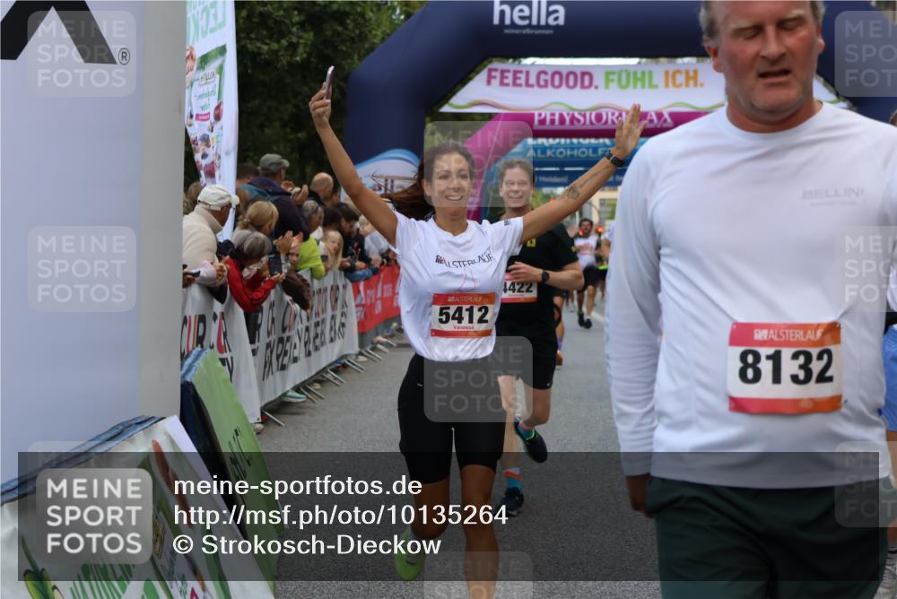06.09.2026 - CURREX Alsterlauf Strokosch-Dieckow http://msf.ph/oto/10135264 06.09.2026 09:56:45 Ziel 2338, 2647, 2648, 2927, 3123, 3365, 3606, 3638, 4088, 4278, 4422, 5011, 5026, 5312, 5313, 5411, 5412, 5413, 5414, 5543, 5848, 5973, 6048, 6159, 6164, 8080, 8132 meine-sportfotos.de