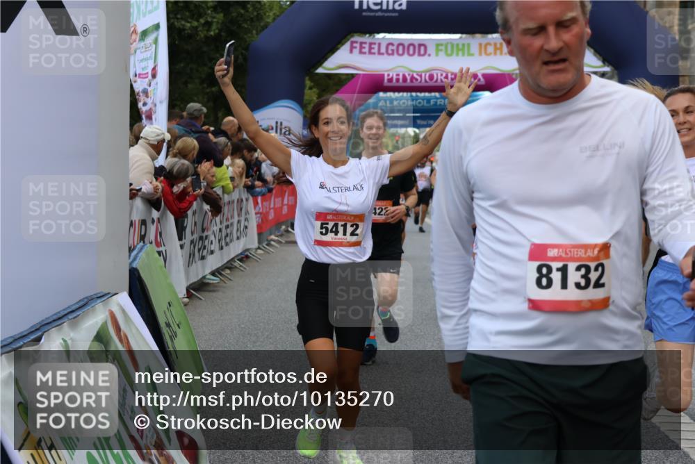 06.09.2026 - CURREX Alsterlauf Strokosch-Dieckow http://msf.ph/oto/10135270 06.09.2026 09:56:45 Ziel 2338, 2647, 2648, 2927, 3123, 3365, 3606, 3638, 4088, 4278, 4422, 5011, 5026, 5312, 5313, 5411, 5412, 5413, 5414, 5543, 5848, 5973, 6048, 6159, 6164, 8080, 8132 meine-sportfotos.de