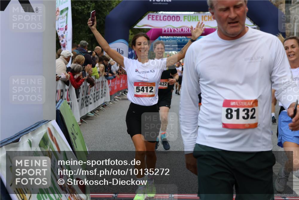 06.09.2026 - CURREX Alsterlauf Strokosch-Dieckow http://msf.ph/oto/10135272 06.09.2026 09:56:45 Ziel 2338, 2647, 2648, 2927, 3123, 3365, 3606, 3638, 4088, 4278, 4422, 5011, 5026, 5312, 5313, 5411, 5412, 5413, 5414, 5543, 5848, 5973, 6048, 6159, 6164, 8080, 8132 meine-sportfotos.de