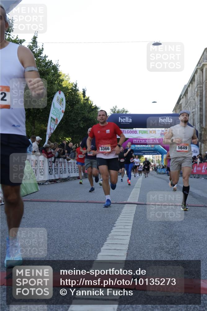 06.09.2026 - CURREX Alsterlauf Yannick Fuchs http://msf.ph/oto/10135273 06.09.2026 09:43:19 Ziel 2137, 2907, 3366, 3572, 4016, 4988, 5649, 5776, 5904, 5952, 5963, 6002, 6104, 6192, 6267, 6326, 8233, 8330 meine-sportfotos.de
