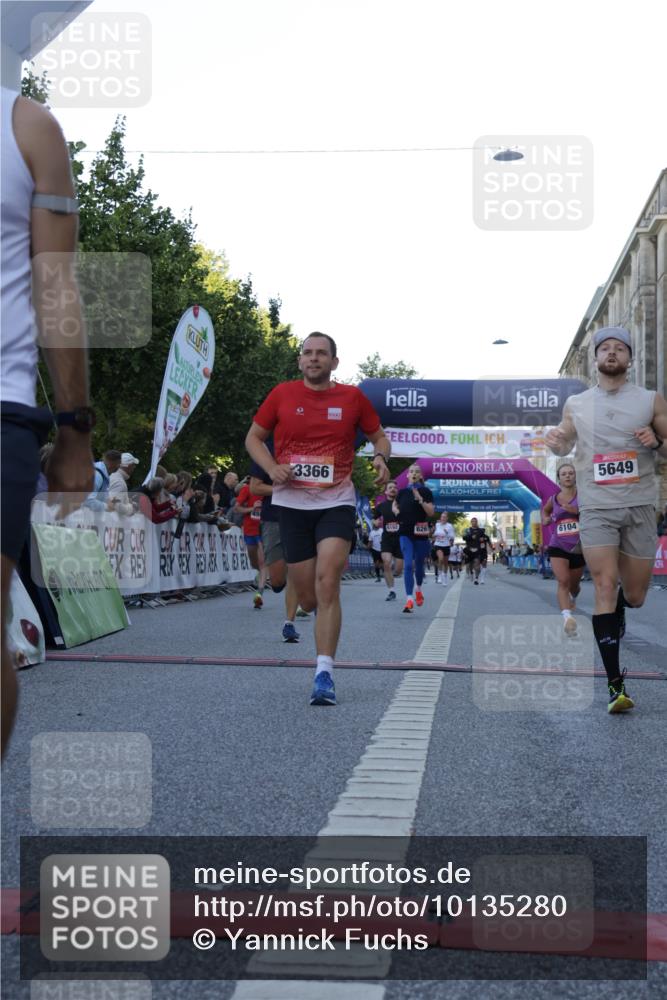 06.09.2026 - CURREX Alsterlauf Yannick Fuchs http://msf.ph/oto/10135280 06.09.2026 09:43:19 Ziel 2137, 2907, 3366, 3572, 4016, 4988, 5649, 5776, 5904, 5952, 5963, 6002, 6104, 6192, 6267, 6326, 8233, 8330 meine-sportfotos.de