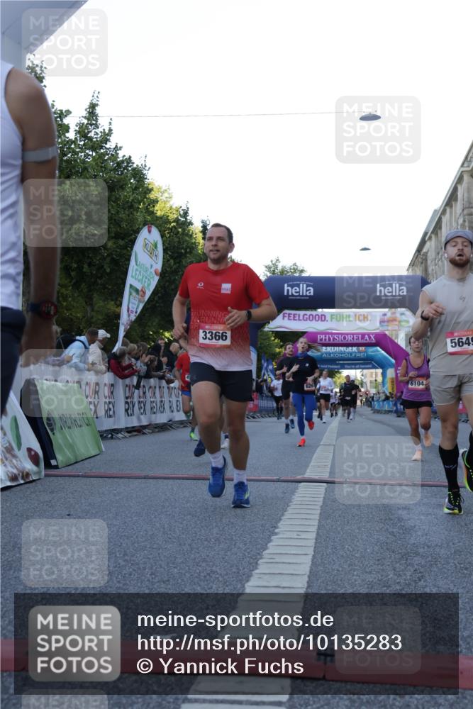 06.09.2026 - CURREX Alsterlauf Yannick Fuchs http://msf.ph/oto/10135283 06.09.2026 09:43:19 Ziel 2137, 2907, 3366, 3572, 4016, 4988, 5649, 5776, 5904, 5952, 5963, 6002, 6104, 6192, 6267, 6326, 8233, 8330 meine-sportfotos.de