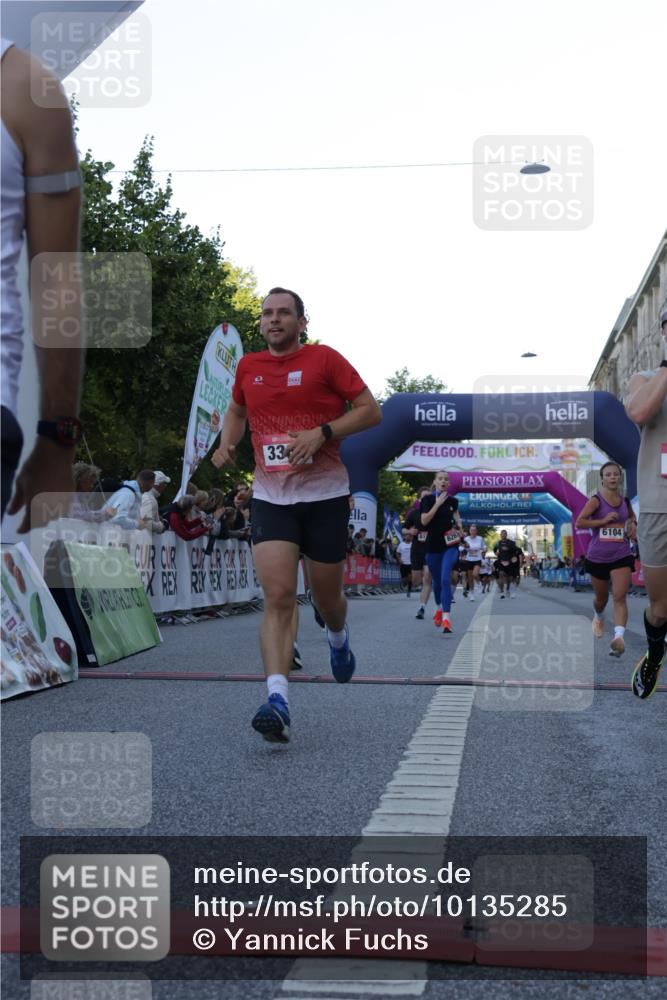 06.09.2026 - CURREX Alsterlauf Yannick Fuchs http://msf.ph/oto/10135285 06.09.2026 09:43:19 Ziel 2137, 2907, 3366, 3572, 4016, 4988, 5649, 5776, 5904, 5952, 5963, 6002, 6104, 6192, 6267, 6326, 8233, 8330 meine-sportfotos.de