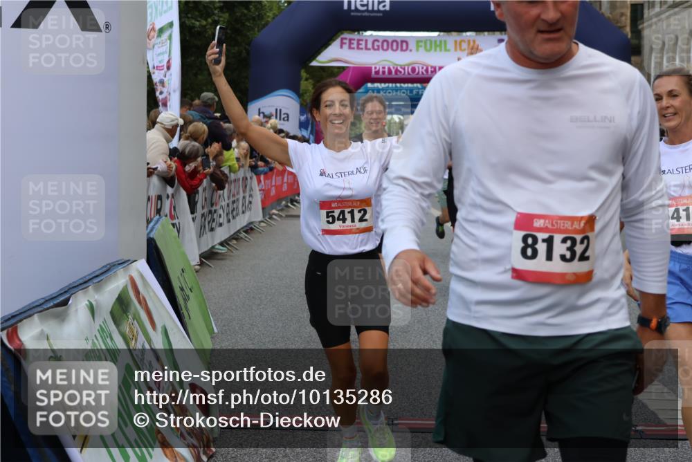 06.09.2026 - CURREX Alsterlauf Strokosch-Dieckow http://msf.ph/oto/10135286 06.09.2026 09:56:45 Ziel 2338, 2647, 2648, 2927, 3123, 3365, 3606, 3638, 4088, 4278, 4422, 5011, 5026, 5312, 5313, 5411, 5412, 5413, 5414, 5543, 5848, 5973, 6048, 6159, 6164, 8080, 8132 meine-sportfotos.de
