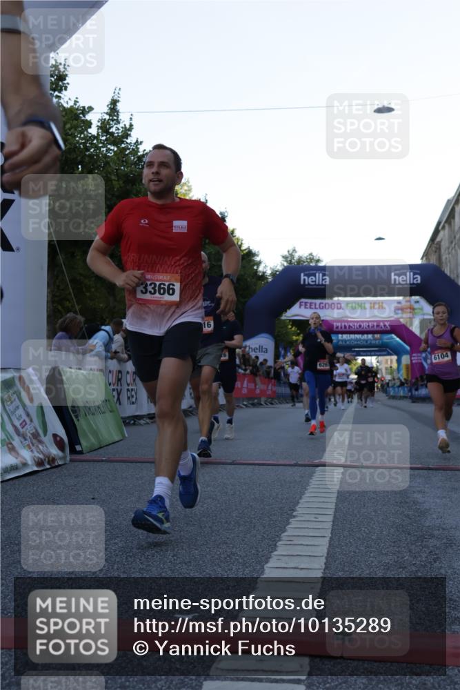 06.09.2026 - CURREX Alsterlauf Yannick Fuchs http://msf.ph/oto/10135289 06.09.2026 09:43:20 Ziel 2137, 2907, 3366, 3489, 3572, 4016, 4988, 5649, 5776, 5904, 5952, 6104, 6192, 6267, 6326, 8233, 8330 meine-sportfotos.de