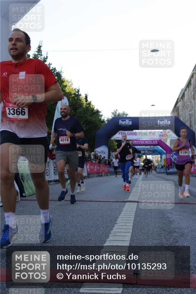 06.09.2026 - CURREX Alsterlauf Yannick Fuchs http://msf.ph/oto/10135293 06.09.2026 09:43:20 Ziel 2137, 2907, 3366, 3489, 3572, 4016, 4988, 5649, 5776, 5904, 5952, 6104, 6192, 6267, 6326, 8233, 8330 meine-sportfotos.de