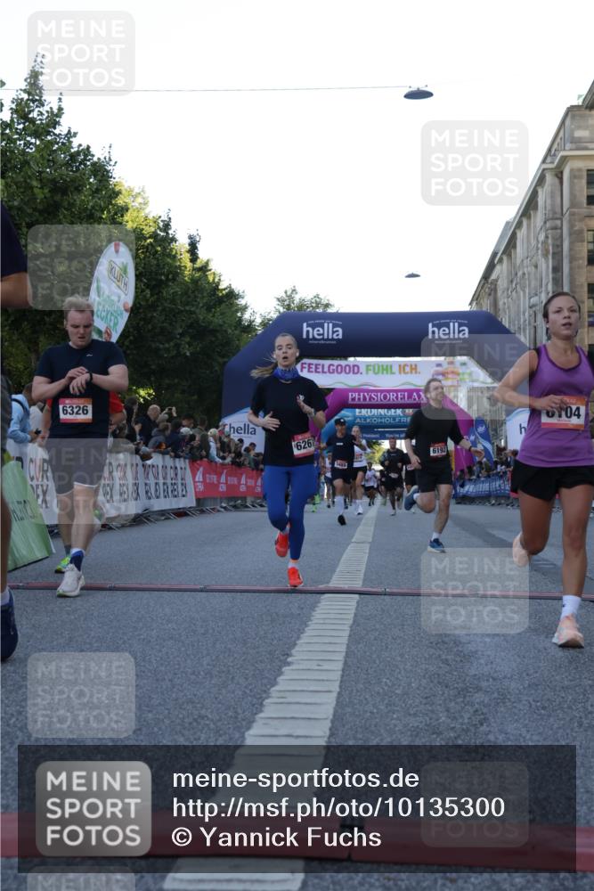06.09.2026 - CURREX Alsterlauf Yannick Fuchs http://msf.ph/oto/10135300 06.09.2026 09:43:21 Ziel 2137, 2907, 3366, 3489, 4016, 4988, 5649, 5776, 5904, 5919, 5952, 6104, 6192, 6267, 6326, 8164, 8233, 8330 meine-sportfotos.de