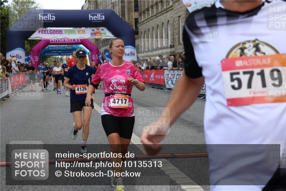 06.09.2026 - CURREX Alsterlauf Strokosch-Dieckow http://msf.ph/oto/10135313 06.09.2026 09:56:55 Ziel 2236, 2931, 3587, 3609, 3638, 3689, 4126, 4717, 5312, 5313, 5543, 5575, 5719, 5939, 5973, 8200 meine-sportfotos.de