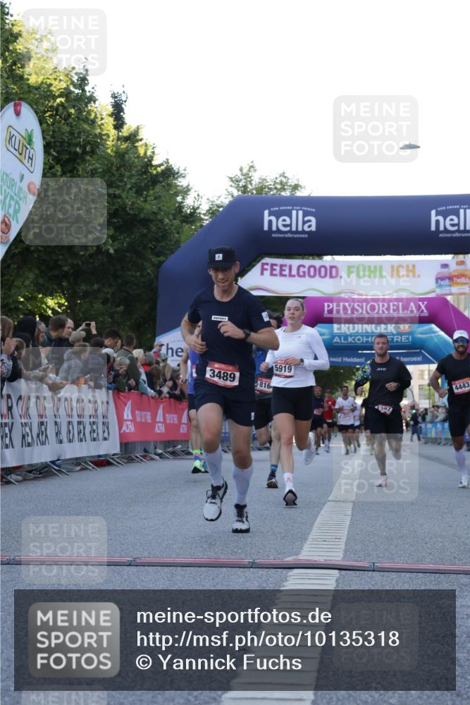 06.09.2026 - CURREX Alsterlauf Yannick Fuchs http://msf.ph/oto/10135318 06.09.2026 09:43:23 Ziel 3366, 3489, 4016, 4397, 4443, 4505, 4988, 5649, 5776, 5919, 5952, 6104, 6192, 6267, 6326, 8164 meine-sportfotos.de