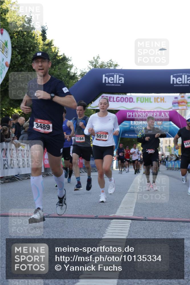 06.09.2026 - CURREX Alsterlauf Yannick Fuchs http://msf.ph/oto/10135334 06.09.2026 09:43:24 Ziel 3366, 3489, 4016, 4089, 4397, 4443, 4505, 4988, 5649, 5919, 6104, 6192, 6267, 6326, 8164 meine-sportfotos.de