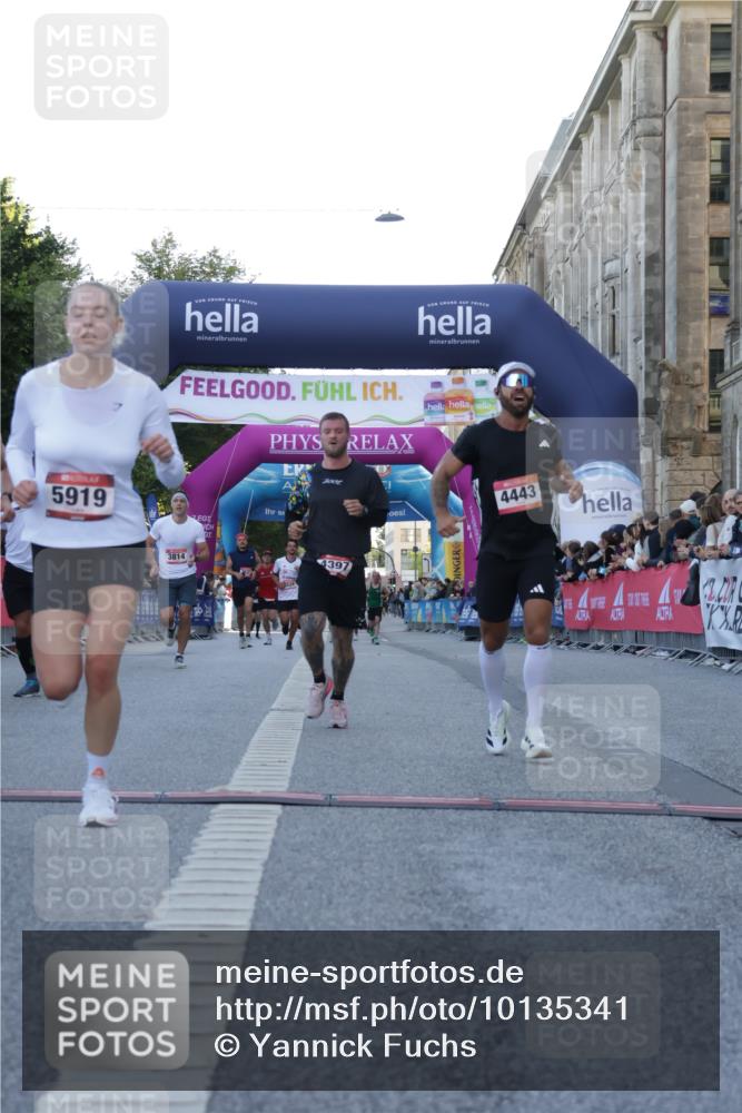 06.09.2026 - CURREX Alsterlauf Yannick Fuchs http://msf.ph/oto/10135341 06.09.2026 09:43:25 Ziel 3366, 3489, 3814, 4016, 4089, 4397, 4443, 4505, 4988, 5649, 5919, 6104, 6192, 6267, 6326, 8164 meine-sportfotos.de