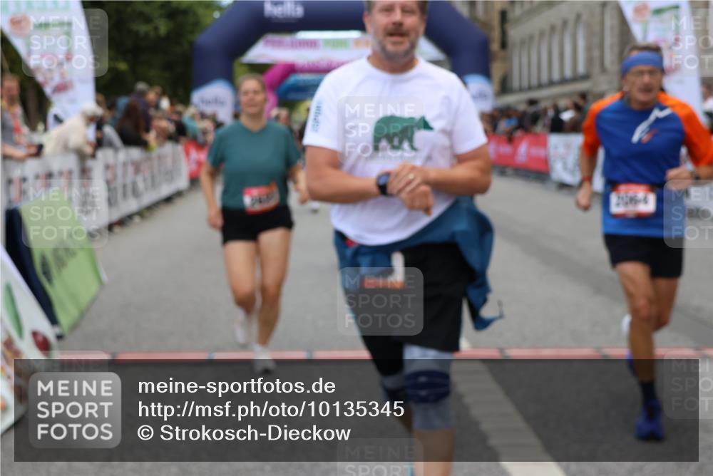 06.09.2026 - CURREX Alsterlauf Strokosch-Dieckow http://msf.ph/oto/10135345 06.09.2026 10:09:46 Ziel 2064, 2078, 2622, 3785, 3787, 4713, 4784, 5199, 5357, 5835, 5836, 5851, 6466 meine-sportfotos.de