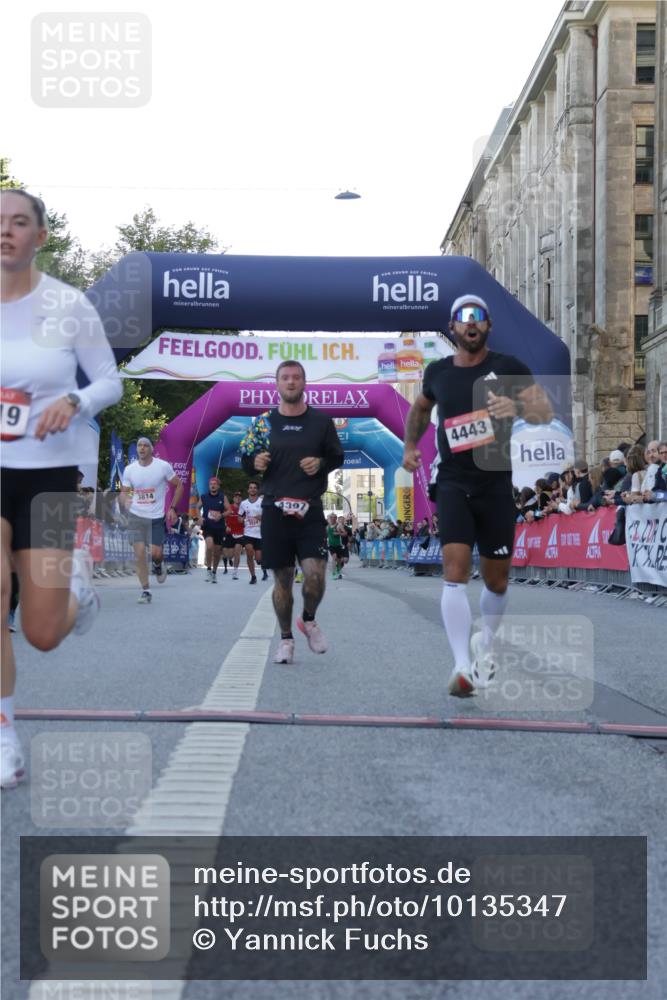 06.09.2026 - CURREX Alsterlauf Yannick Fuchs http://msf.ph/oto/10135347 06.09.2026 09:43:25 Ziel 3366, 3489, 3814, 4016, 4089, 4397, 4443, 4505, 4988, 5649, 5919, 6104, 6192, 6267, 6326, 8164 meine-sportfotos.de