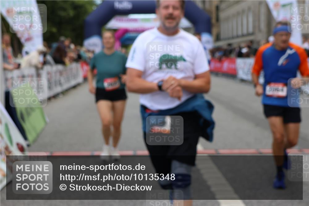 06.09.2026 - CURREX Alsterlauf Strokosch-Dieckow http://msf.ph/oto/10135348 06.09.2026 10:09:46 Ziel 2064, 2078, 2622, 3785, 3787, 4713, 4784, 5199, 5357, 5835, 5836, 5851, 6466 meine-sportfotos.de