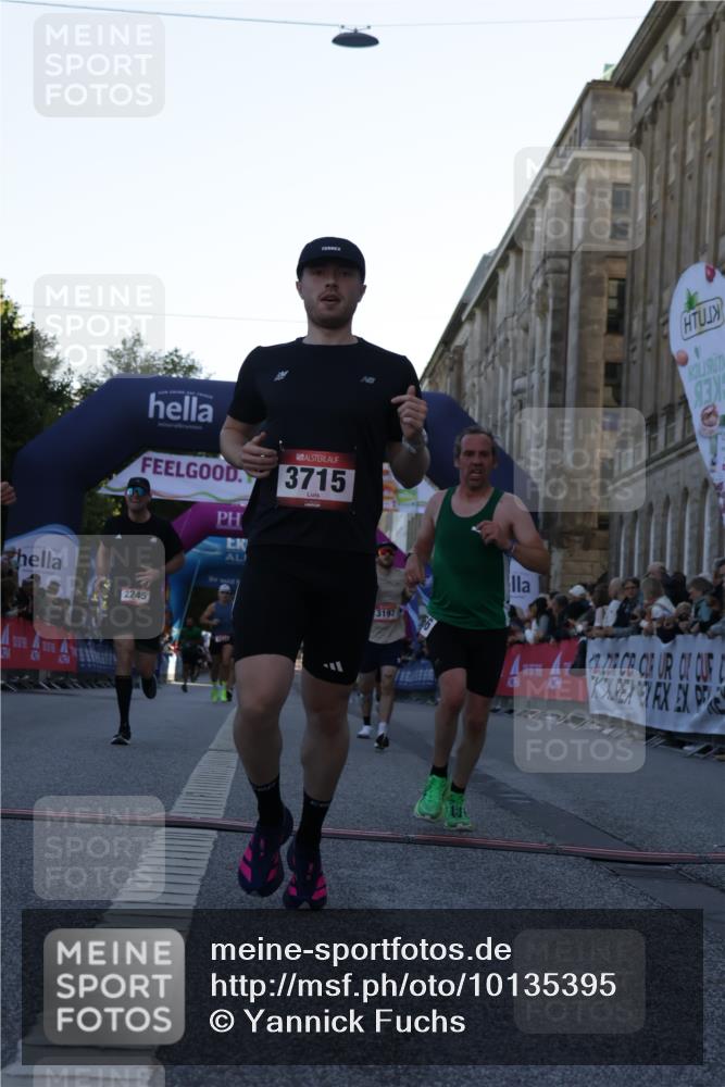 06.09.2026 - CURREX Alsterlauf Yannick Fuchs http://msf.ph/oto/10135395 06.09.2026 09:43:39 Ziel 2166, 2245, 3197, 3523, 3524, 3561, 3715, 5098, 5370, 6371, 6388, 8036, 8316 meine-sportfotos.de