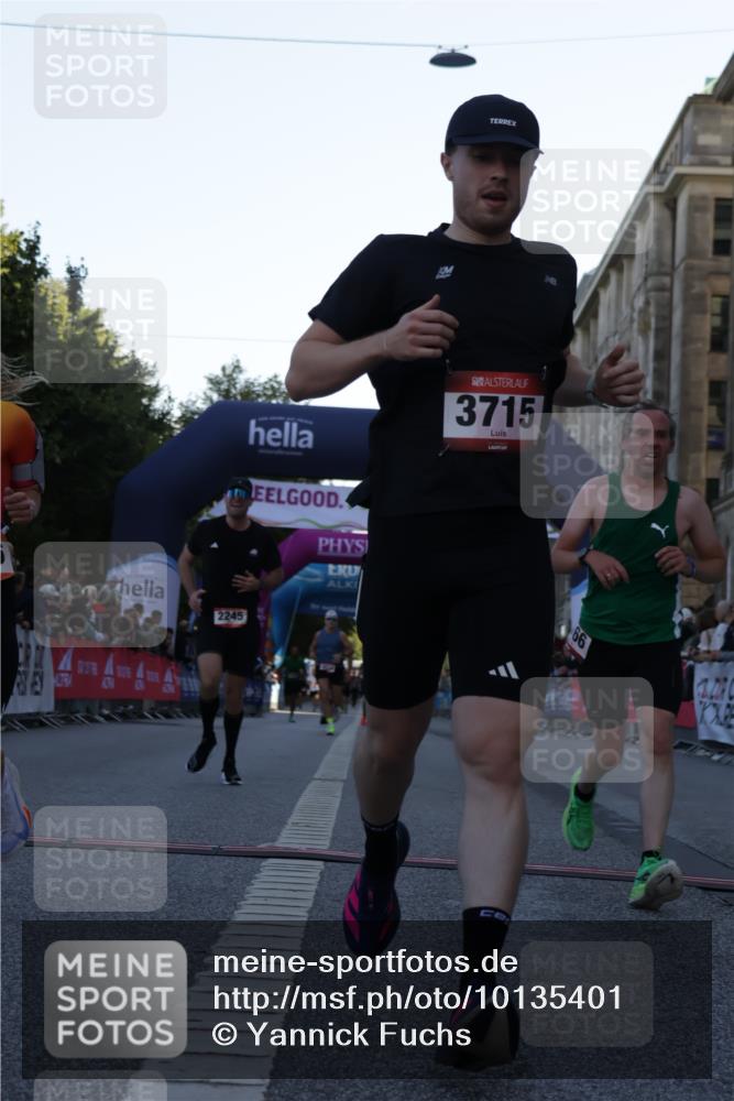 06.09.2026 - CURREX Alsterlauf Yannick Fuchs http://msf.ph/oto/10135401 06.09.2026 09:43:39 Ziel 2166, 2245, 3197, 3523, 3524, 3561, 3715, 5098, 5370, 6371, 6388, 8036, 8316 meine-sportfotos.de