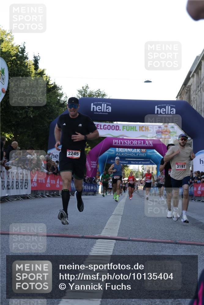 06.09.2026 - CURREX Alsterlauf Yannick Fuchs http://msf.ph/oto/10135404 06.09.2026 09:43:40 Ziel 2166, 2245, 3197, 3523, 3524, 3561, 3715, 5098, 5370, 6371, 6388, 8036, 8316 meine-sportfotos.de